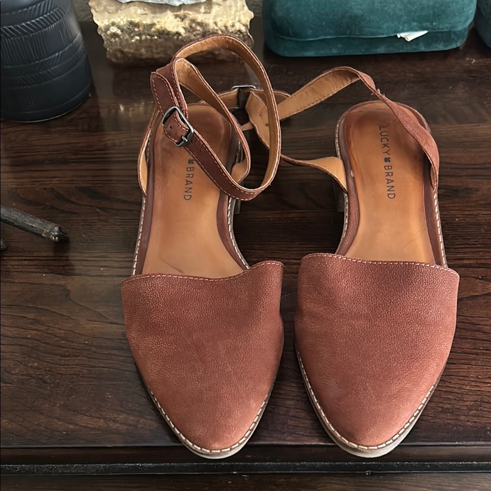 Lucky Brand Tan Flats with Elegant Loafer Design
